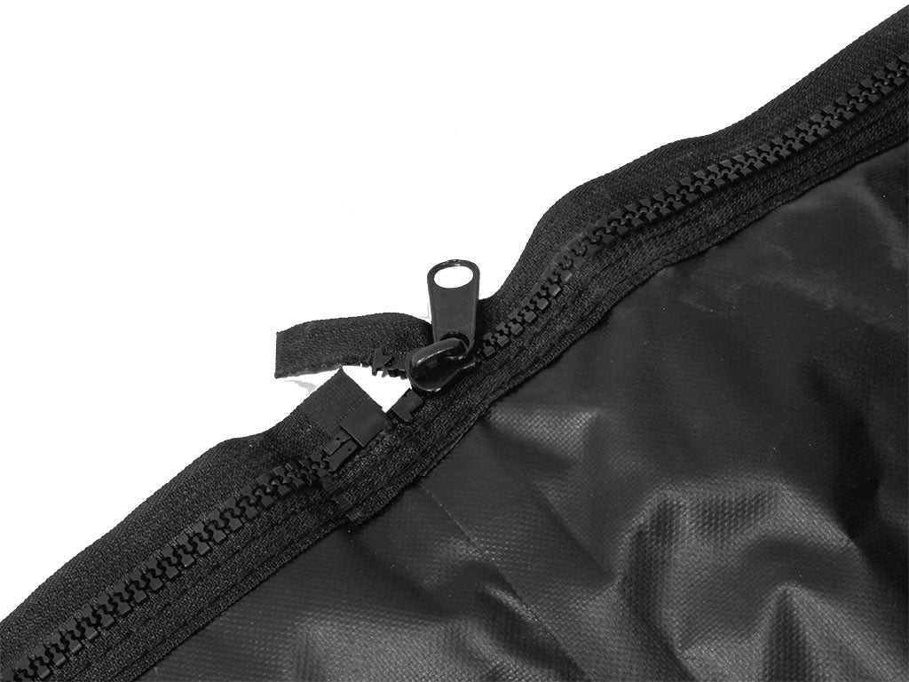 The Front Runner Easy-Out floor comes with a highly durable zipper for easy mounting. This is a great asset to have on any adventure, no matter the weather.